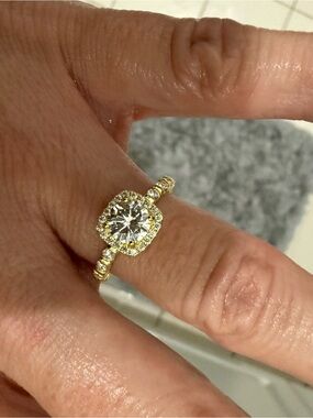 Gold Halo Round-Cut Solid 925 w/14k gold over & Genuine Moissanite- NWOT  size 6